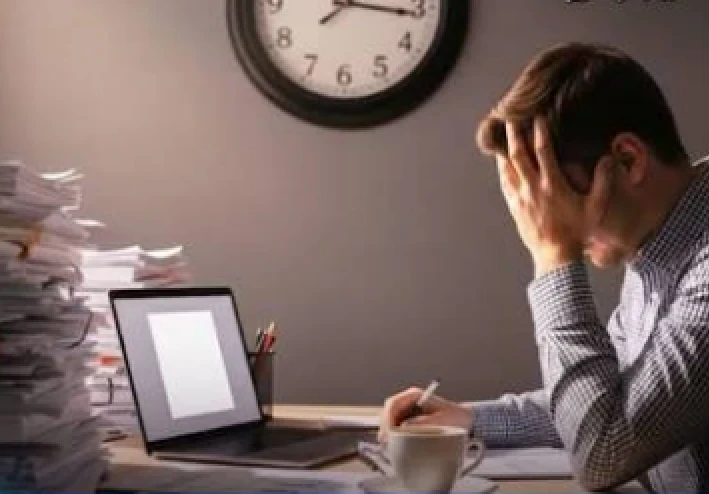 لسه هتضيع يوم كامل في طابور؟ سواء حجز، استخراج ورق حكومي 10 خدمات حكومية يمكنك إنجازها من المنزل في 2026 بدل الوقوف في الطوابير
