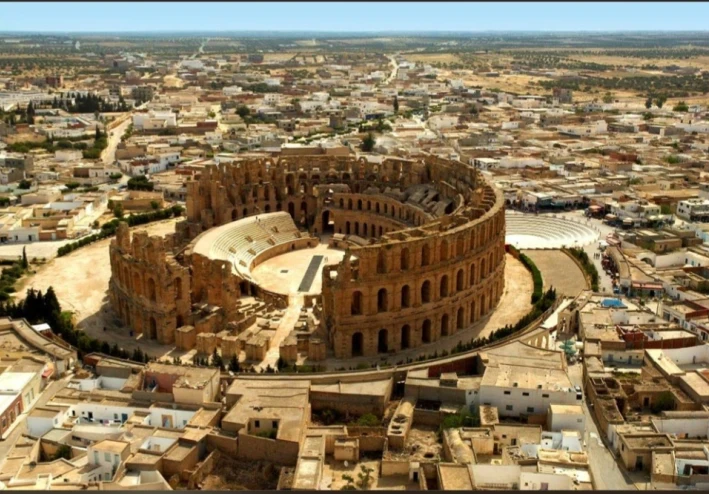 تونس: فسيفساء المتوسط بين التاريخ، البحر والصحراء