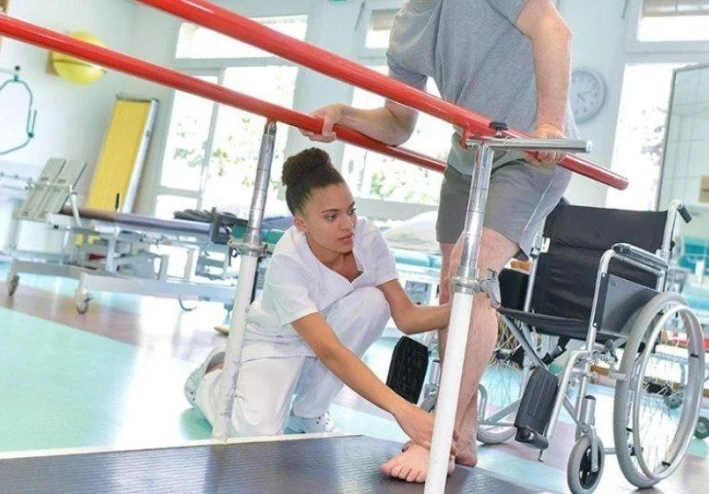 العلاج الطبيعي وتأهيل مرضى السكتة الدماغية