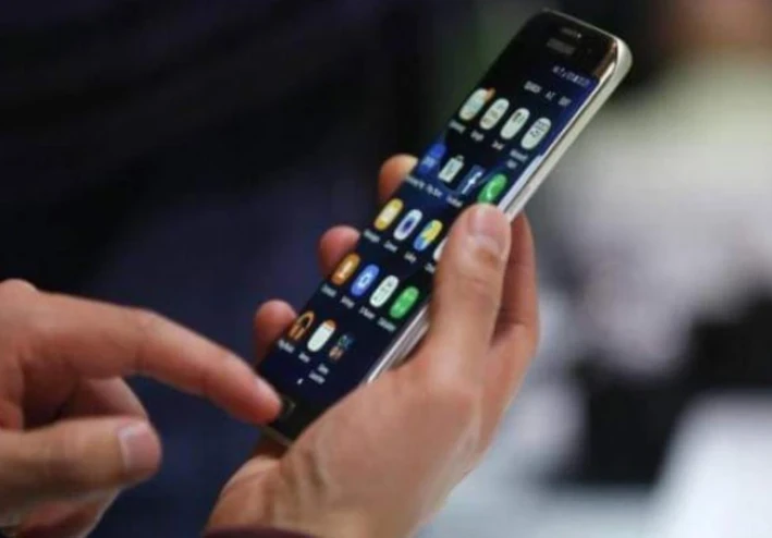 أخطاء يرتكبها معظم الناس عند شراء هاتف جديد.. وقد تكلفهم الكثير