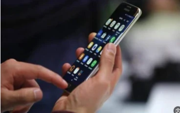 أخطاء يرتكبها معظم الناس عند شراء هاتف جديد.. وقد تكلفهم الكثير