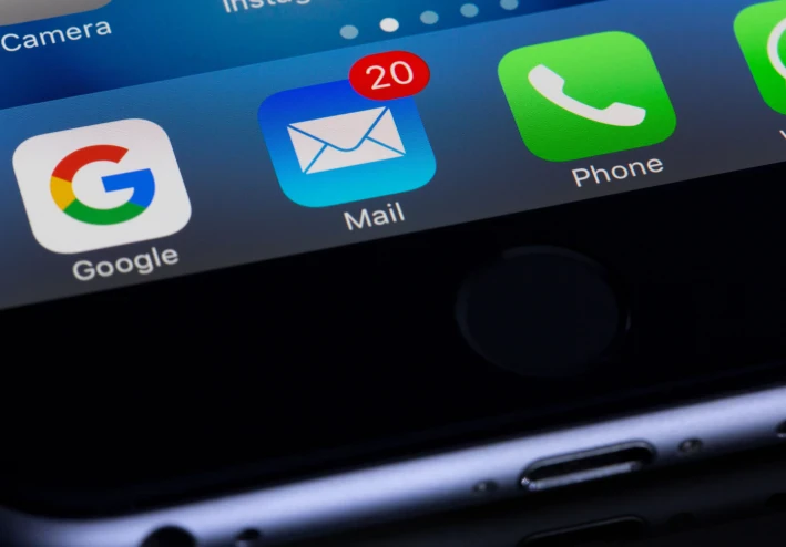 قصة: "منين لقيت 10 دولار فـ Email ديالي، تبدلات حياتي"
