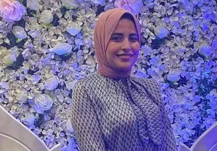 بالصدفة بدأت.. و«معمول بـِ حب» أصبح علامتها المميزة.. قصة أميرة مع الشموع اليدوية