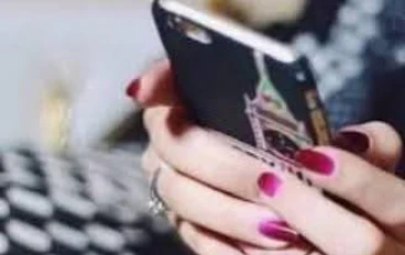 كيف تبدئين العمل الحر من المنزل باستخدام الهاتف فقط؟ دليل عملي للمبتدئات