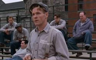 خلف قضبان اليأس: كيف صنع فيلم "The Shawshank Redemption" ملحمة الأمل الخالدة؟