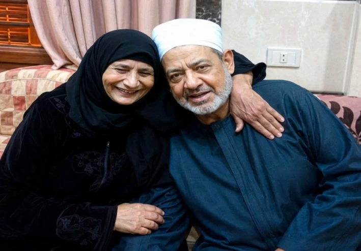 الشيخ أحمد الطيب.. حين كانت الأخلاق رسالةً تُنير القلوب