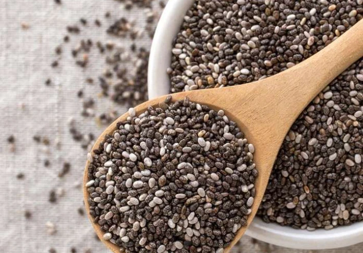 بذور الشيا: كنز غذائي صغير بفوائد صحية مذهلة