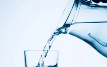 اهمية شرب المياه للبشره والتنحيف والحامل 