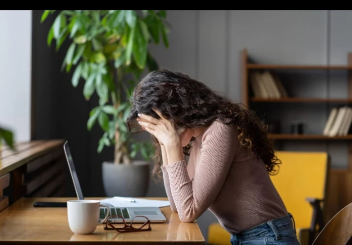 علامات الإرهاق الذهني وكيف تتعامل معها قبل أن يؤثر على حياتك