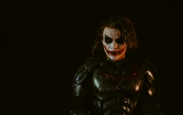 مراجعة فيلم The Dark Knight.. تحفة سينمائية تجاوزت حدود أفلام الأبطال الخارقين