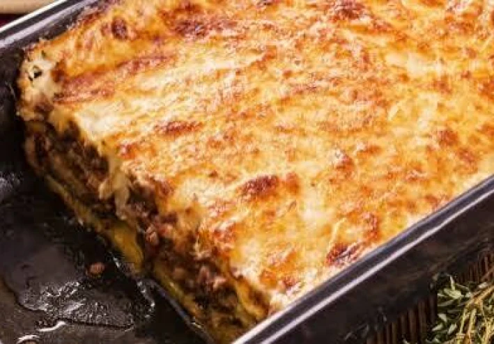 🍆🧀 مسقعة البشاميل -  وصفة شهية بالباذنجان واللحم وصوص البشاميل الكريمي