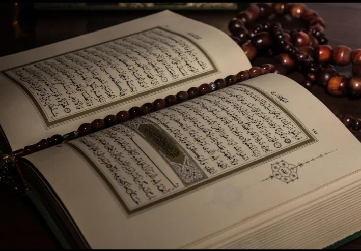 رحله الى نور الايمان.    نور القران الذي يضيء القلوب