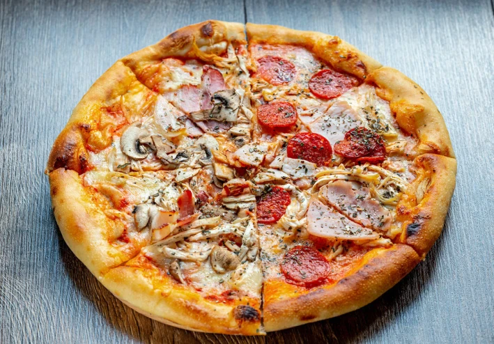 طريقه عمل البيتزا بانواع مختلفه و متنوعه 🍕