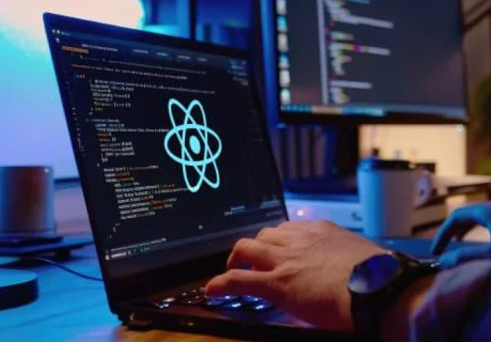 ليه الـ Front-End مش مجرد كتابة كود؟ 7 حاجات فهمتها بعد ما بدأت أتعلم React