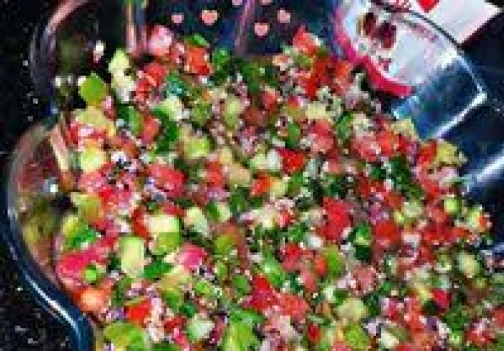 🥗❤️ سلطة الكينوا الحمراء بالرمان والنعناع - وصفة منعشة وصحية سهلة التحضير