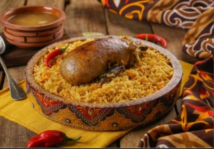 طريقة عمل كبسة الحمام المحشي بالفريك: أفخم أكلة للعزومات