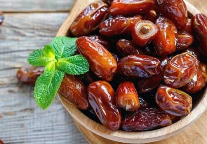 فوائد التمر وأضراره.. تعرف على فوائده ومخاطر الإفراط في تناوله