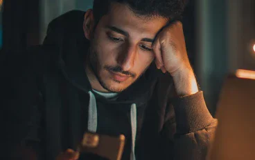 7 أخطاء بتضيع وقتك وفلوسك وانت بتدور على شغل اونلاين - تجنبها