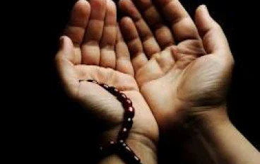 كيف تناجي الله سبحانه وتعالى؟ وأجمل الطرق للتقرب إليه