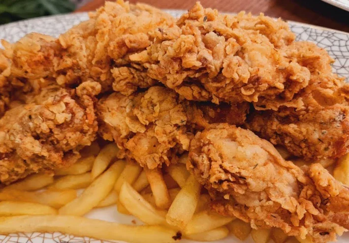 سر خلطة KFC السرية: كيف تصنعين فراخ بروستد مقرمشة في البيت مثل المطاعم؟