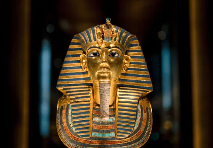 Tutankhamun: The Young King Who Amazed the World