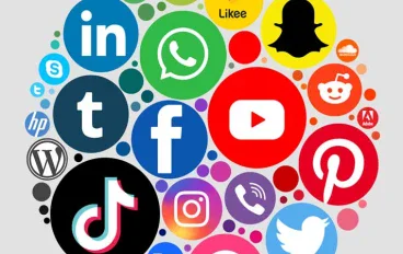 مواقع التواصل الاجتماعي.. نعمة أم نقمة؟ تعرف على الإيجابيات والسلبيا
