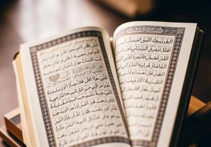 أسباب النزول: مفتاح فهم أعمق لآيات القرآن الكريم