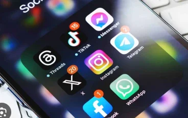 مواقع التواصل الاجتماعي وتأثيرها على حياتنا