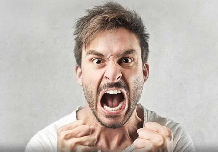 تأثير الانفعال الزائد على الجسم.. ماذا يحدث لجسمك عندما تغضب أو تتوتر؟