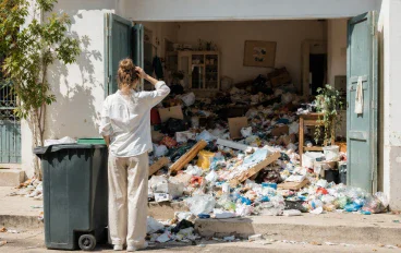 الزبالة بتدل على وجود السكان.