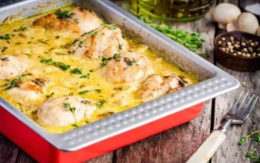🍗 دجاج مخبوز بصلصة الثوم والبارميزان الكريمية - وصفة سهلة وشهية بطعم لا يُقاوم 🧄🧀
