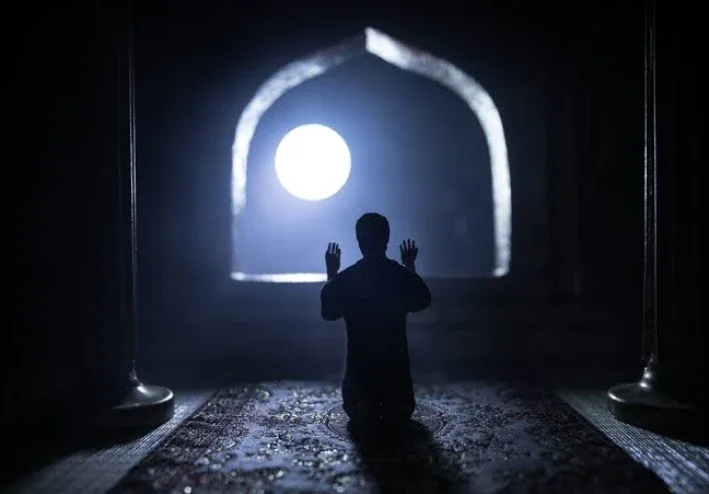 فضل قيام الليل وأثره على راحة القلب