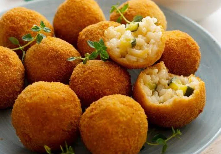 الأرانشيني الإيطالية: كرات الأرز الذهبية بطعم إيطالي أصيل
