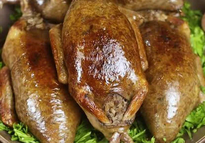 طريقة عمل الحمام المحشي بالأرز بطريقة شهية