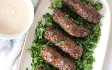 كفتة الحاتي المشوية بطريقة سهلة وطعم لا يقاوم