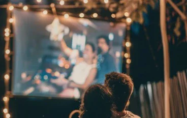 أفضل أفلام رومانسية نتفلكس 2026: قائمة شاملة تناسب كل الأذواق