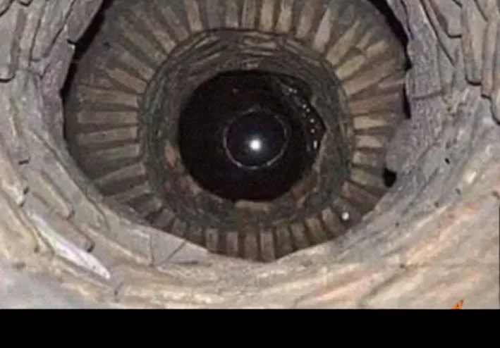 الغواص المصرى محمد يونس اللى نزل بئر زمزم
