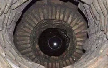 الغواص المصرى  محمد يونس اللى نزل بئر زمزم 