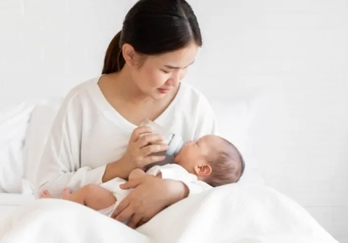 Breastfeeding vs. Formula Feeding: Health and Nutritional Differences