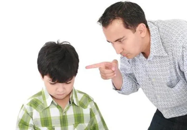 كيف تتعامل مع الشخص النرجسي؟ عندما يكون الأب هو الشخص الذي يستنزفك