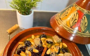 من المطبخ المغربي.. طاجن اللحم بالقراصيا
