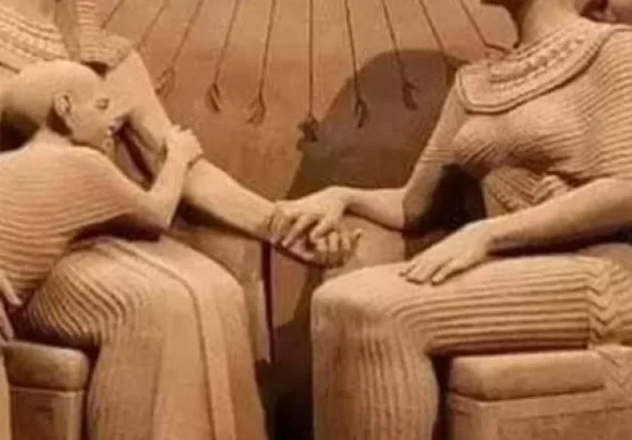 أخناتون: الفرعون الثائر الذي غيّر ديانة مصر القديمة