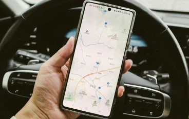 كيف تبني نظام تتبع شحنات لحظي؟ المعمارية والتقنيات خطوة بخطوة