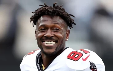 Antonio Brown: A Talented Football Star's Journey Through Controversy and Comeback
